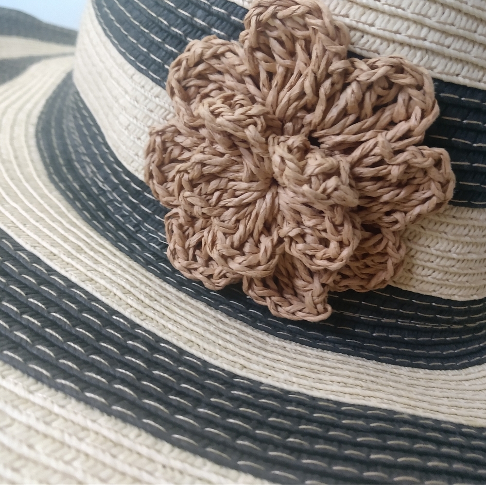 D&Y Women's One Size OSFA Paper Striped Beige Floral Sun Bucket Hat Cover - Picture 2 of 5